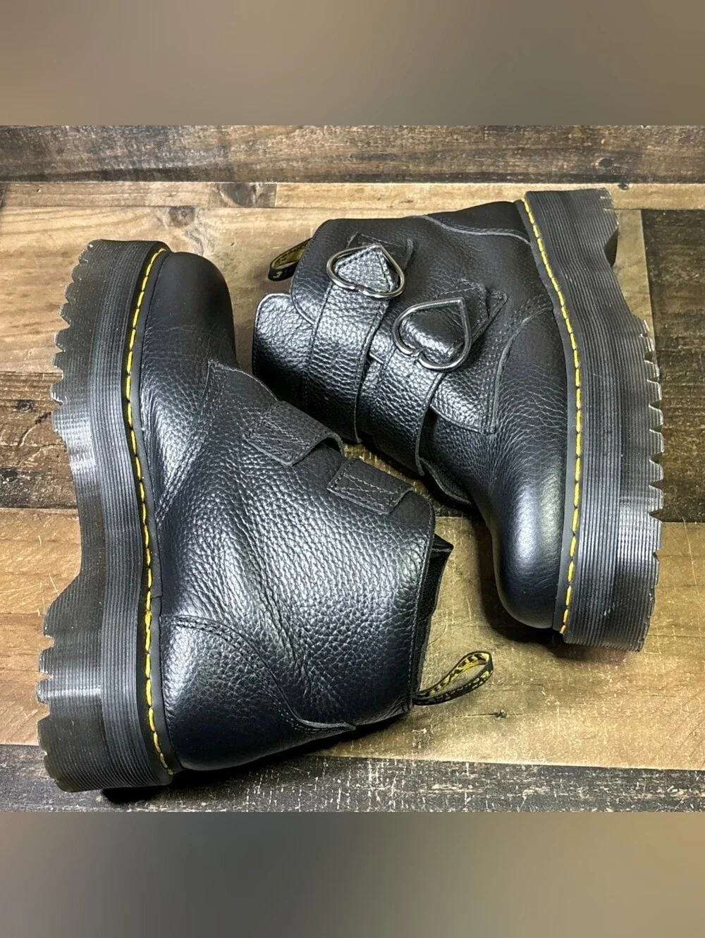 Dr. Martens Devon Heart Black Milled Nappa Platform Ankle Boots Women's Size 10